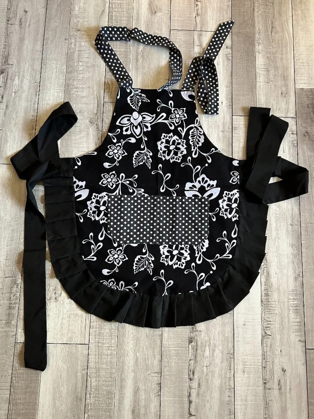 Floral & Polka Dot Ruffled Bib Apron Large Double Pocket